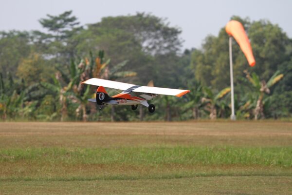 Arrows HUSKY 1.8M ULTIMATE 4S-6S with Gyro PNP